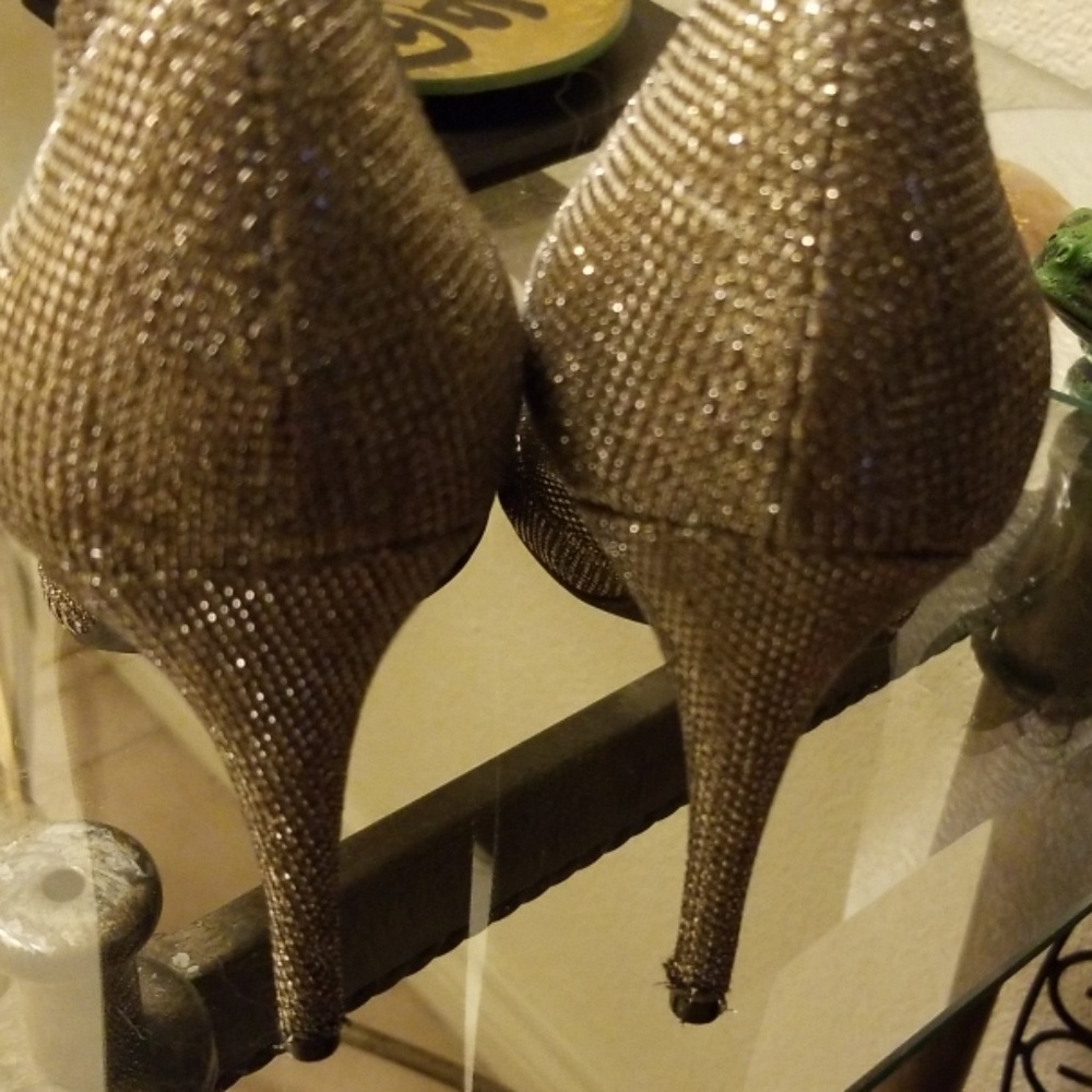 Shoes - Picture 4 of 4